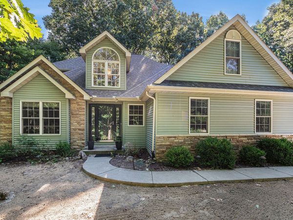 5477 Fairview Street, Stevensville, MI 49127