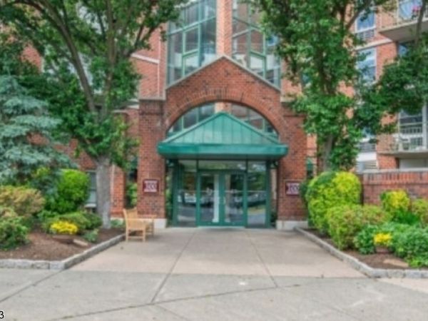 300 Main St, Unit 405, Little Falls, NJ 07424