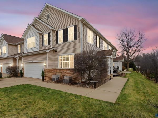 5518 Sandra Dr, Sioux Falls, SD 57108