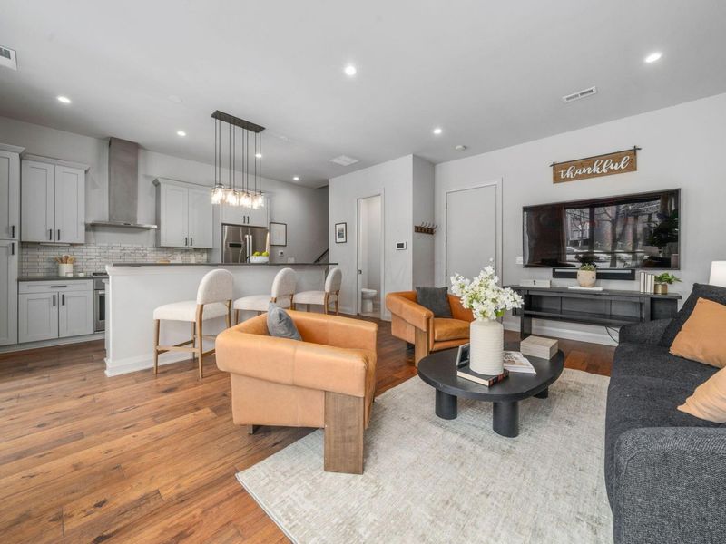 799 N 6th Street , Columbus, OH 43215 Photo 3