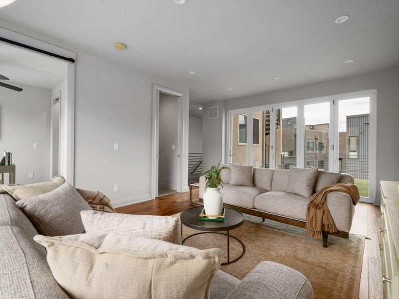 799 N 6th Street , Columbus, OH 43215 Photo 43