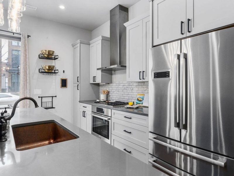 799 N 6th Street , Columbus, OH 43215 Photo 8