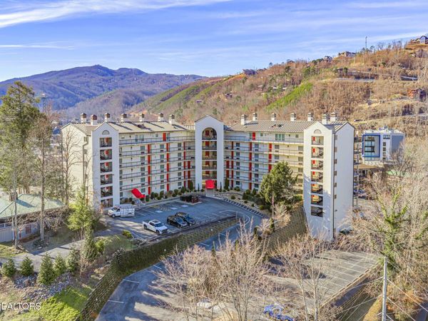 102 Baskins Creek Bypass , Gatlinburg, TN 37738