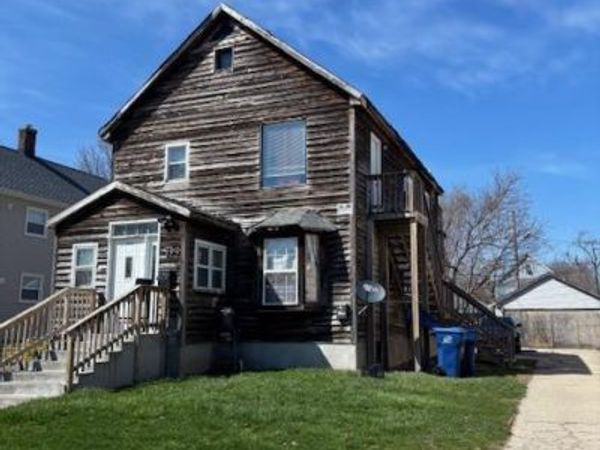 714 Cummings Avenue , Waukegan, IL 60085