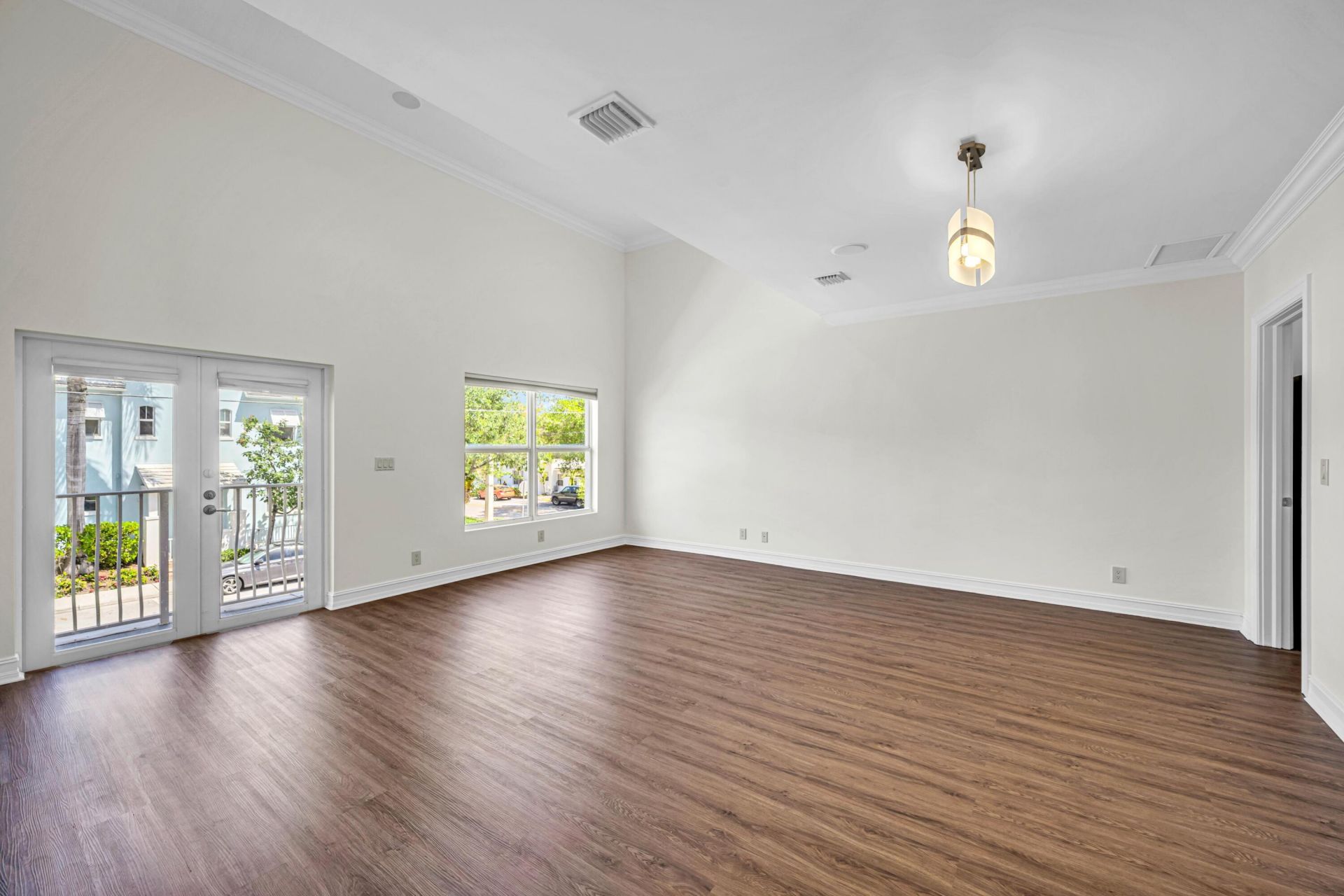 903 NE 17th Way, Unit 104, Fort Lauderdale, FL 33304 Photo