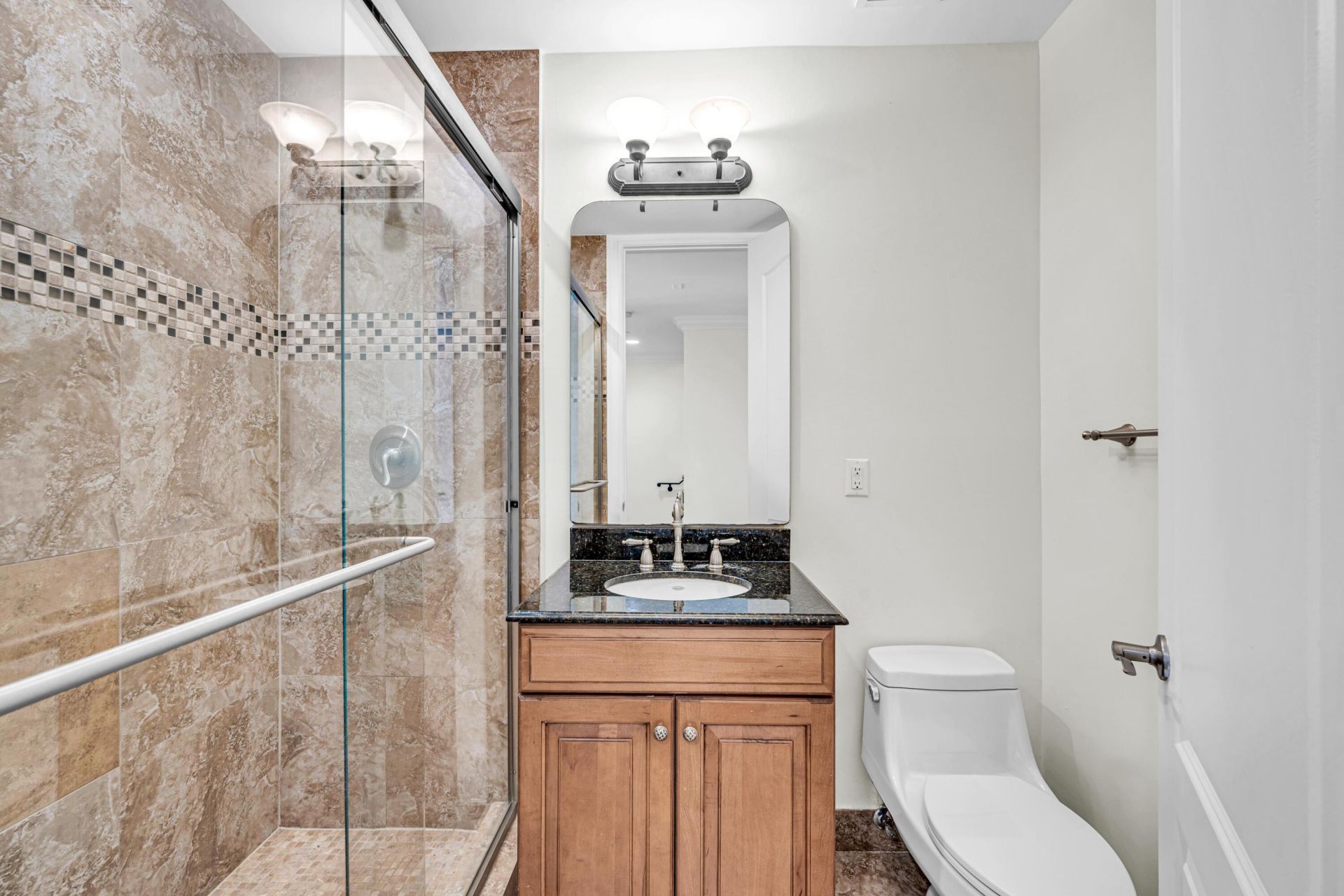 903 NE 17th Way, Unit 104, Fort Lauderdale, FL 33304 Photo