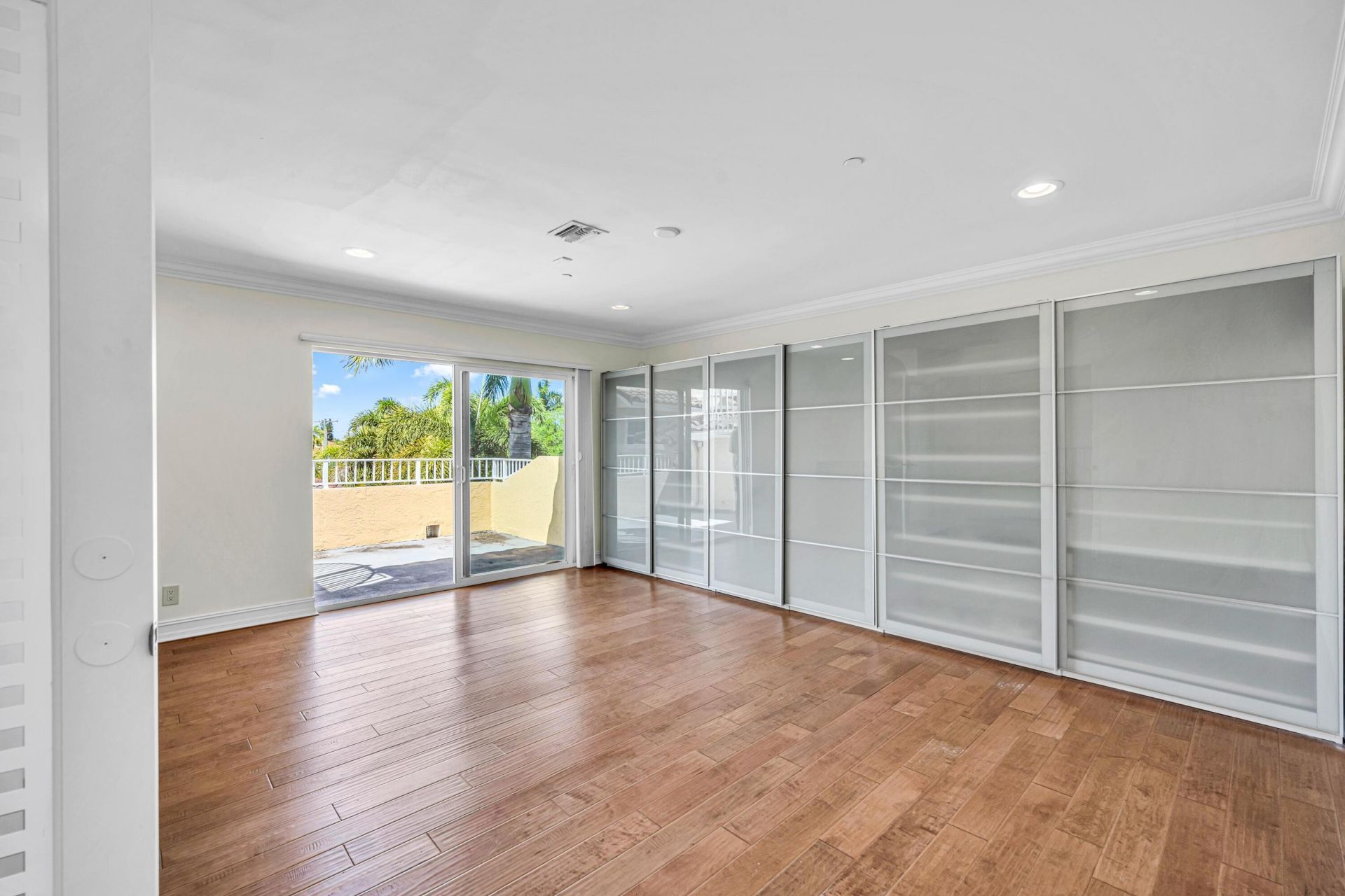 903 NE 17th Way, Unit 104, Fort Lauderdale, FL 33304 Photo