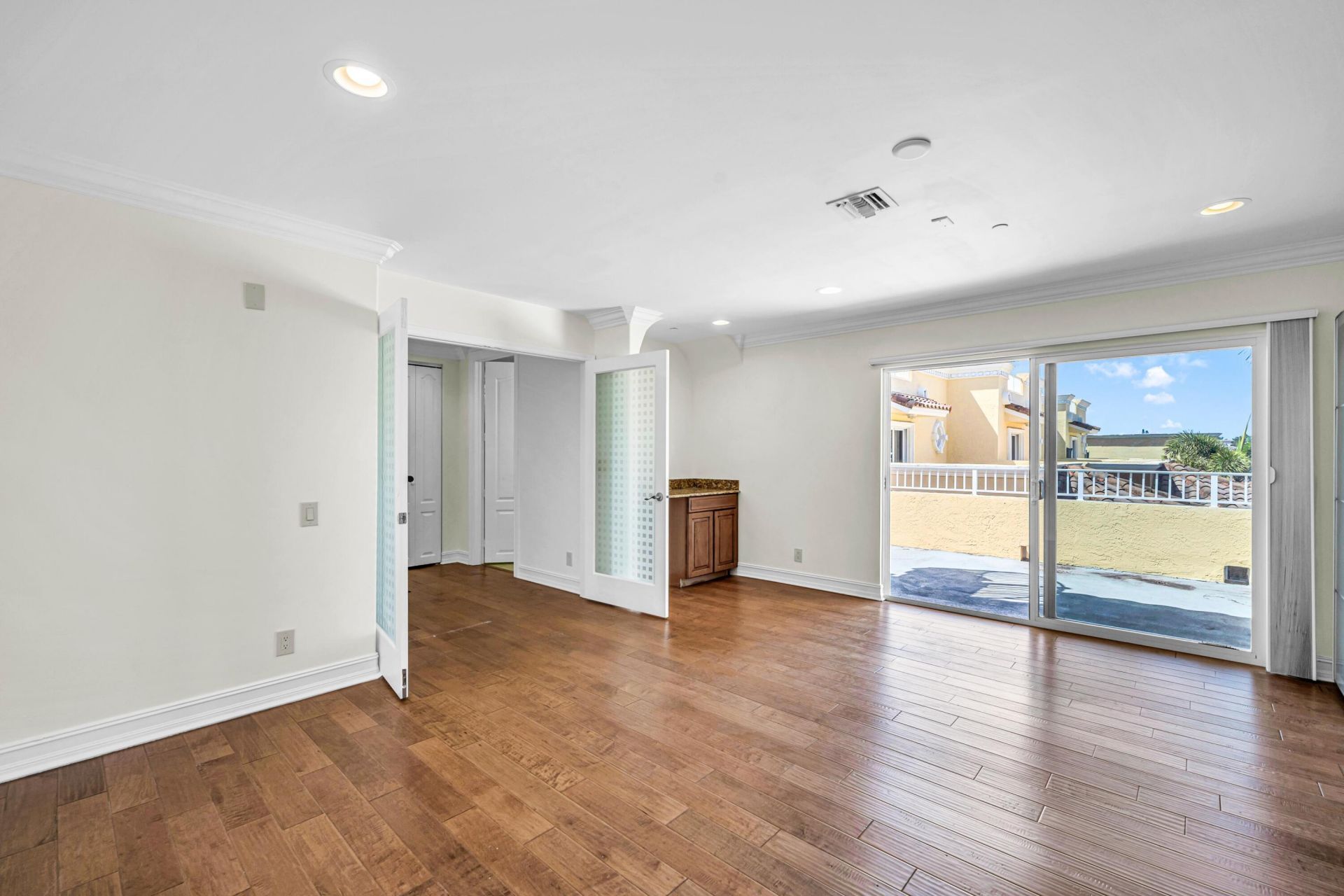 903 NE 17th Way, Unit 104, Fort Lauderdale, FL 33304 Photo