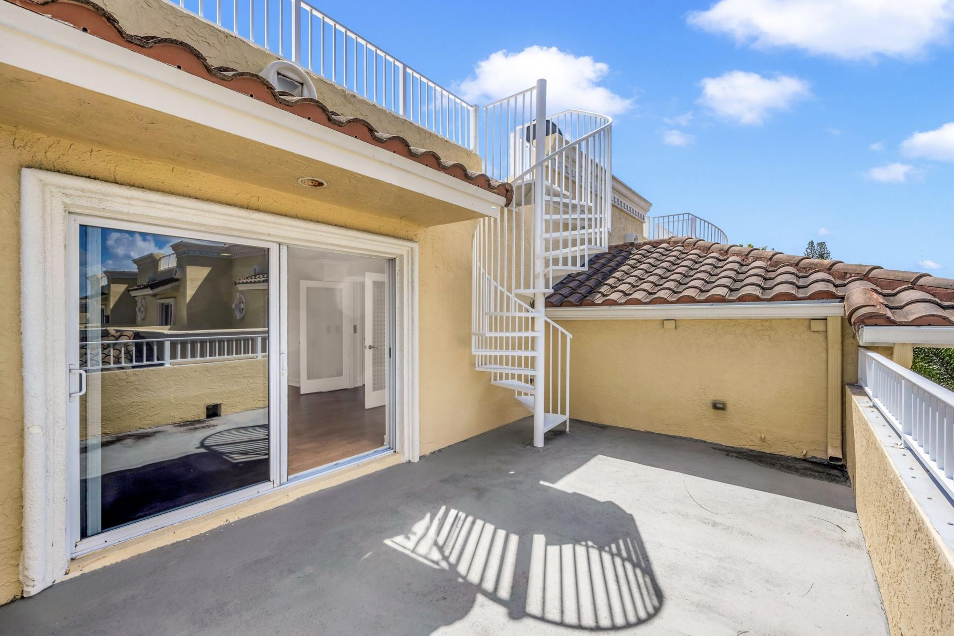 903 NE 17th Way, Unit 104, Fort Lauderdale, FL 33304 Photo