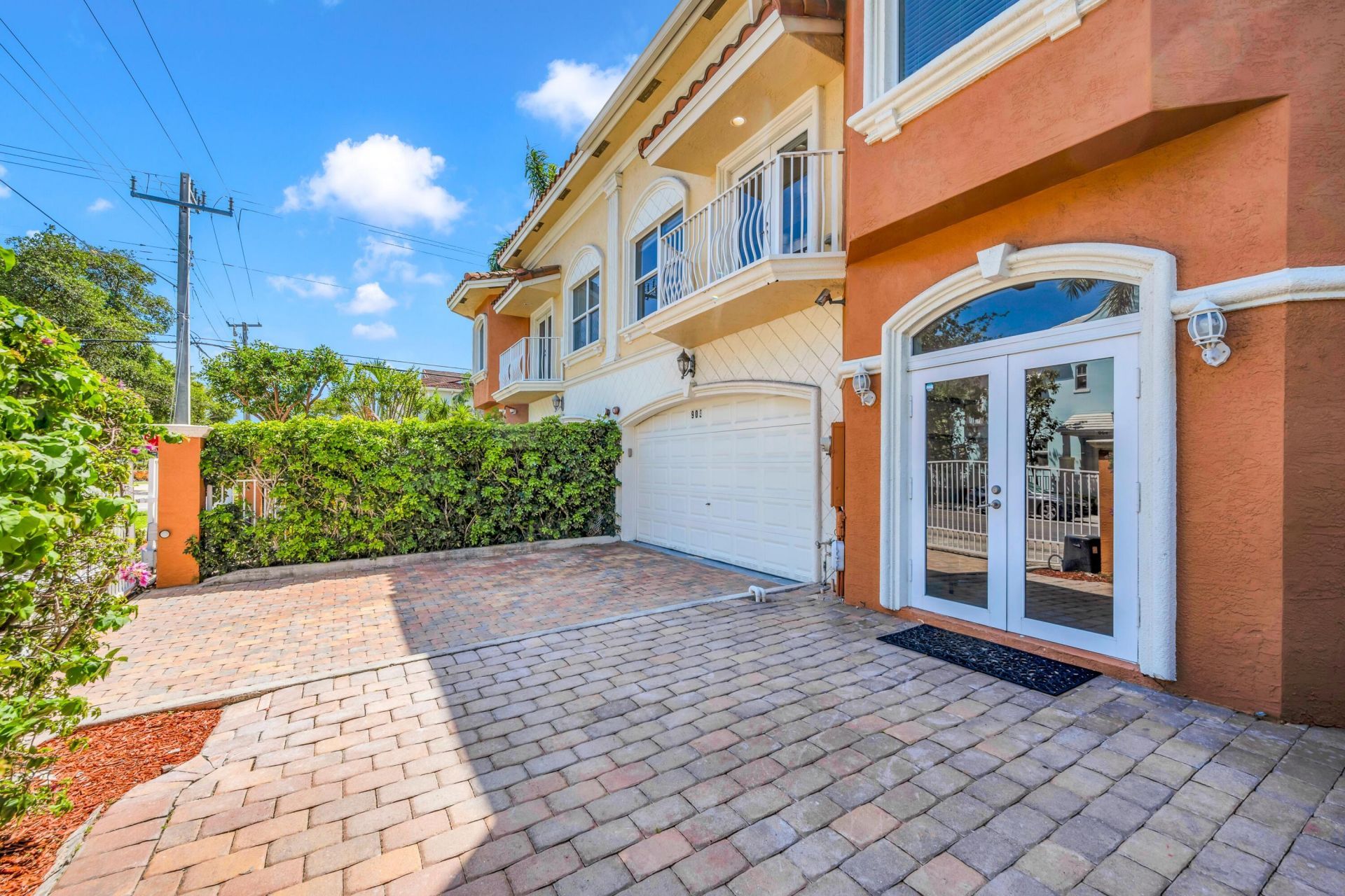 903 NE 17th Way, Unit 104, Fort Lauderdale, FL 33304 Photo