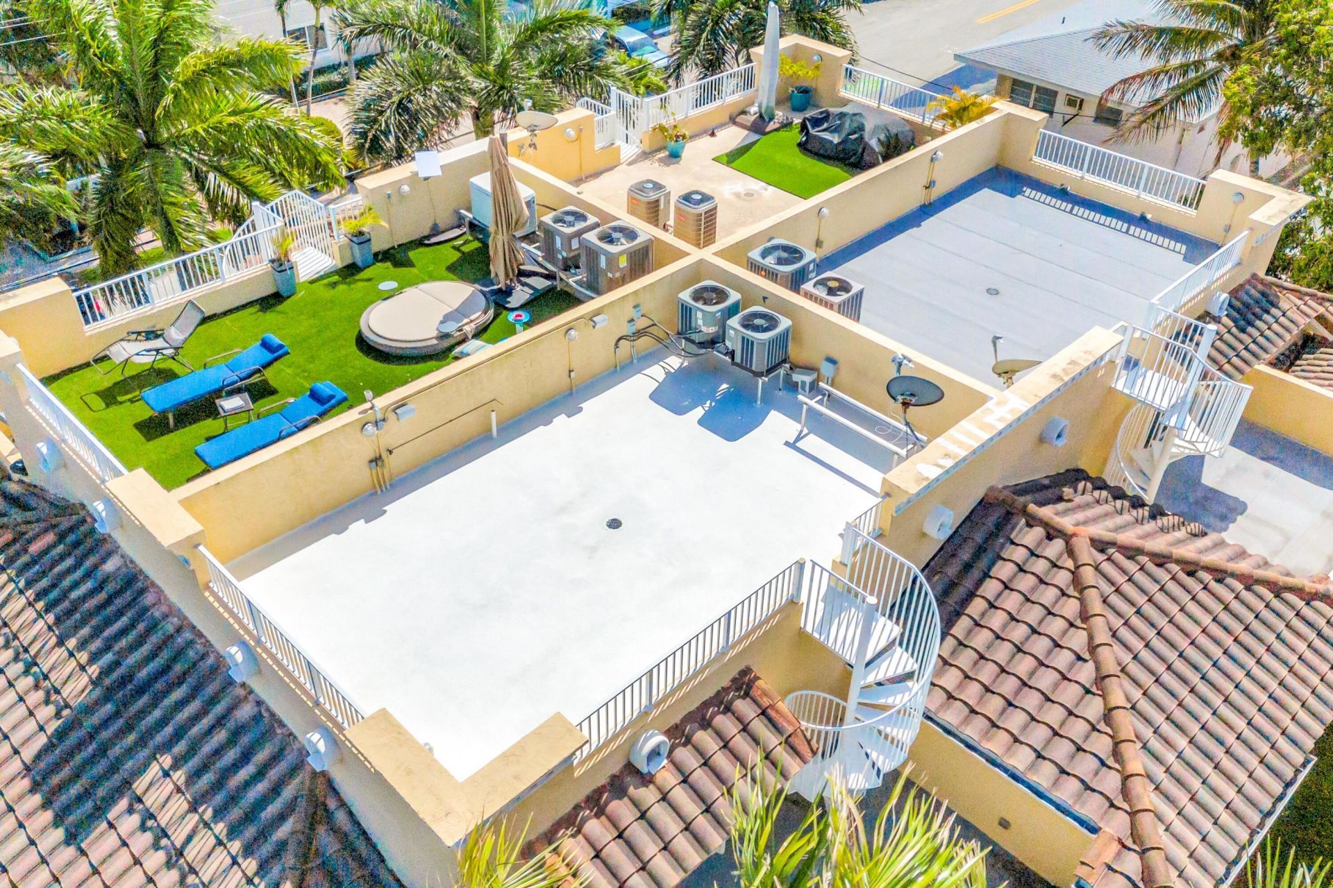 903 NE 17th Way, Unit 104, Fort Lauderdale, FL 33304 Photo