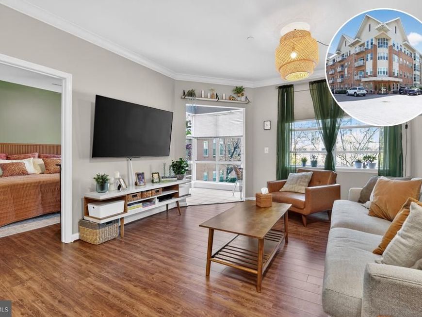 23 Pierside Drive, Unit 215, Baltimore, MD 21230 Main Photo