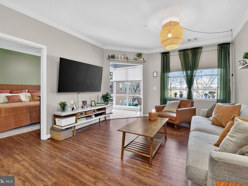 23 Pierside Drive, Unit 215, Baltimore, MD 21230 Main Photo