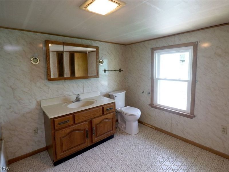 1041 County Road 14, Rayland, OH 43943 Photo 13