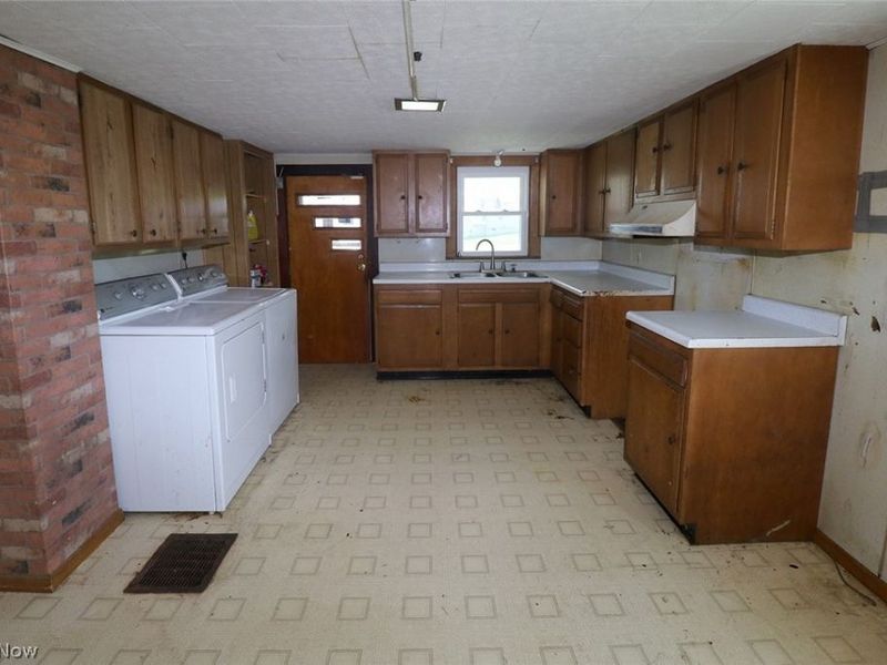 1041 County Road 14, Rayland, OH 43943 Photo 7