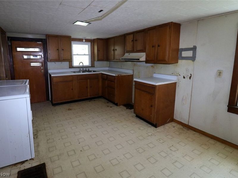 1041 County Road 14, Rayland, OH 43943 Photo 8