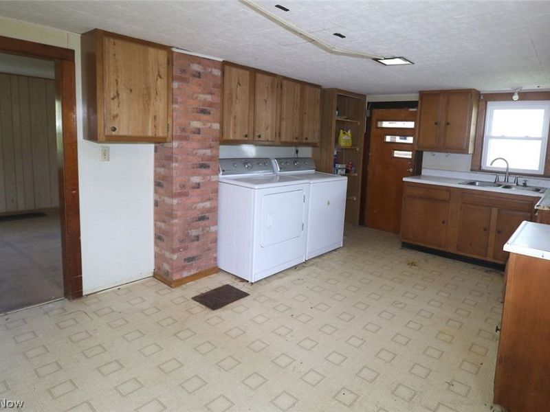 1041 County Road 14, Rayland, OH 43943 Photo 9