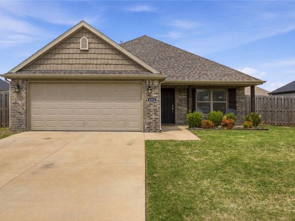 4352 W Havana Avenue , Fayetteville, AR 72704
