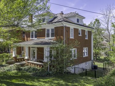 521 S Main St , Lexington, VA 24450