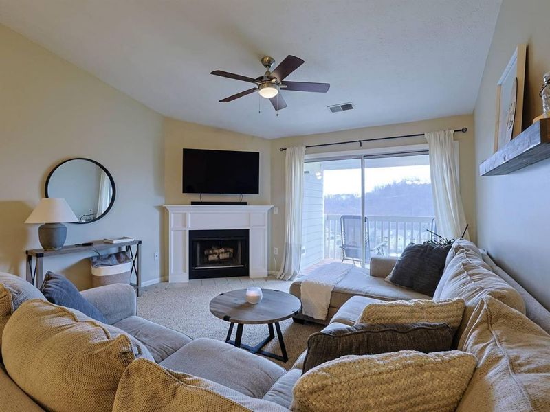 380 Timber Ridge, Unit 12, Wilder, KY 41071 Photo 2