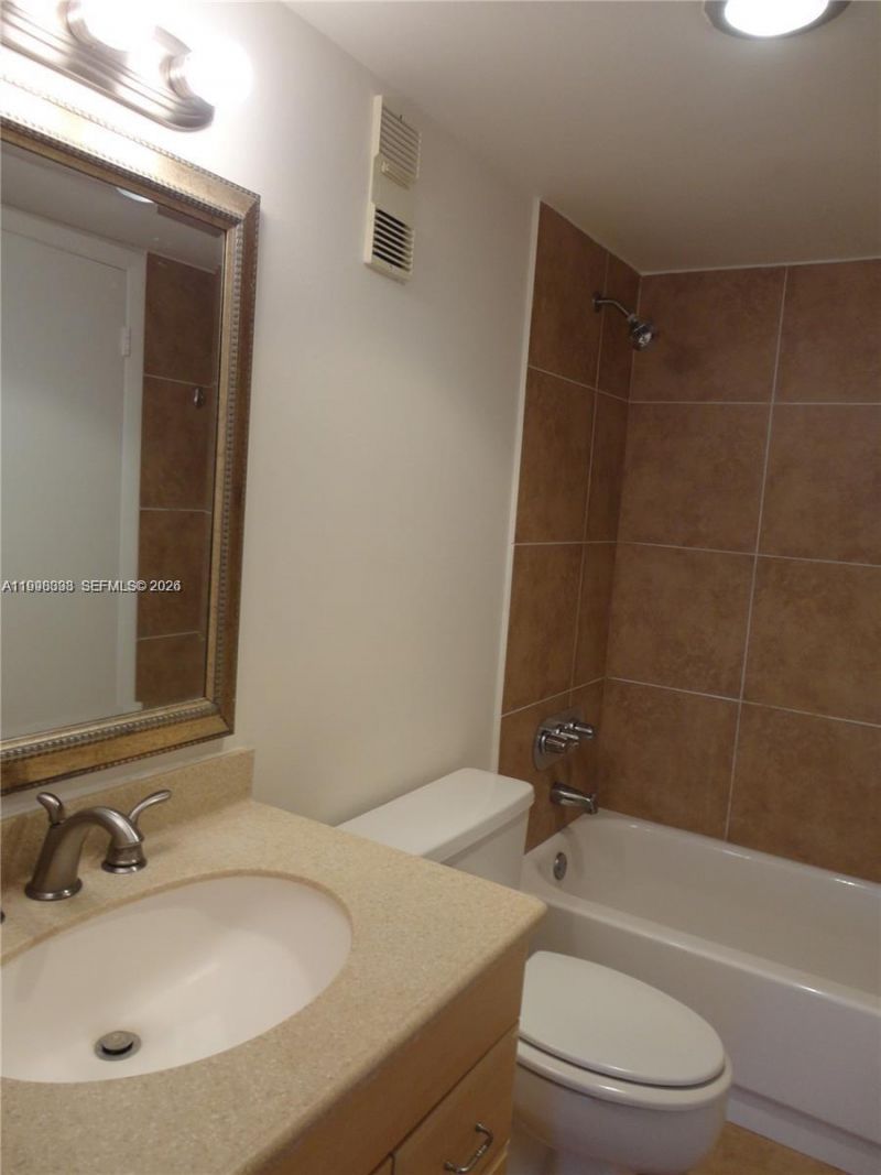1300 NE Miami Gardens Dr, Unit 616E, Miami, FL 33179 Photo