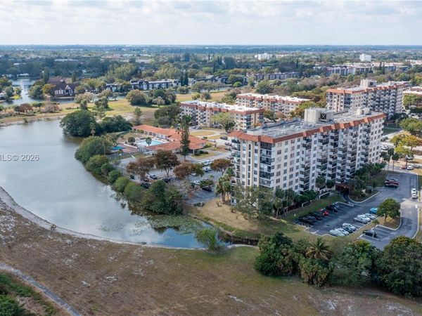 4164 Inverrary Dr, Unit 812, Lauderhill, FL 33319