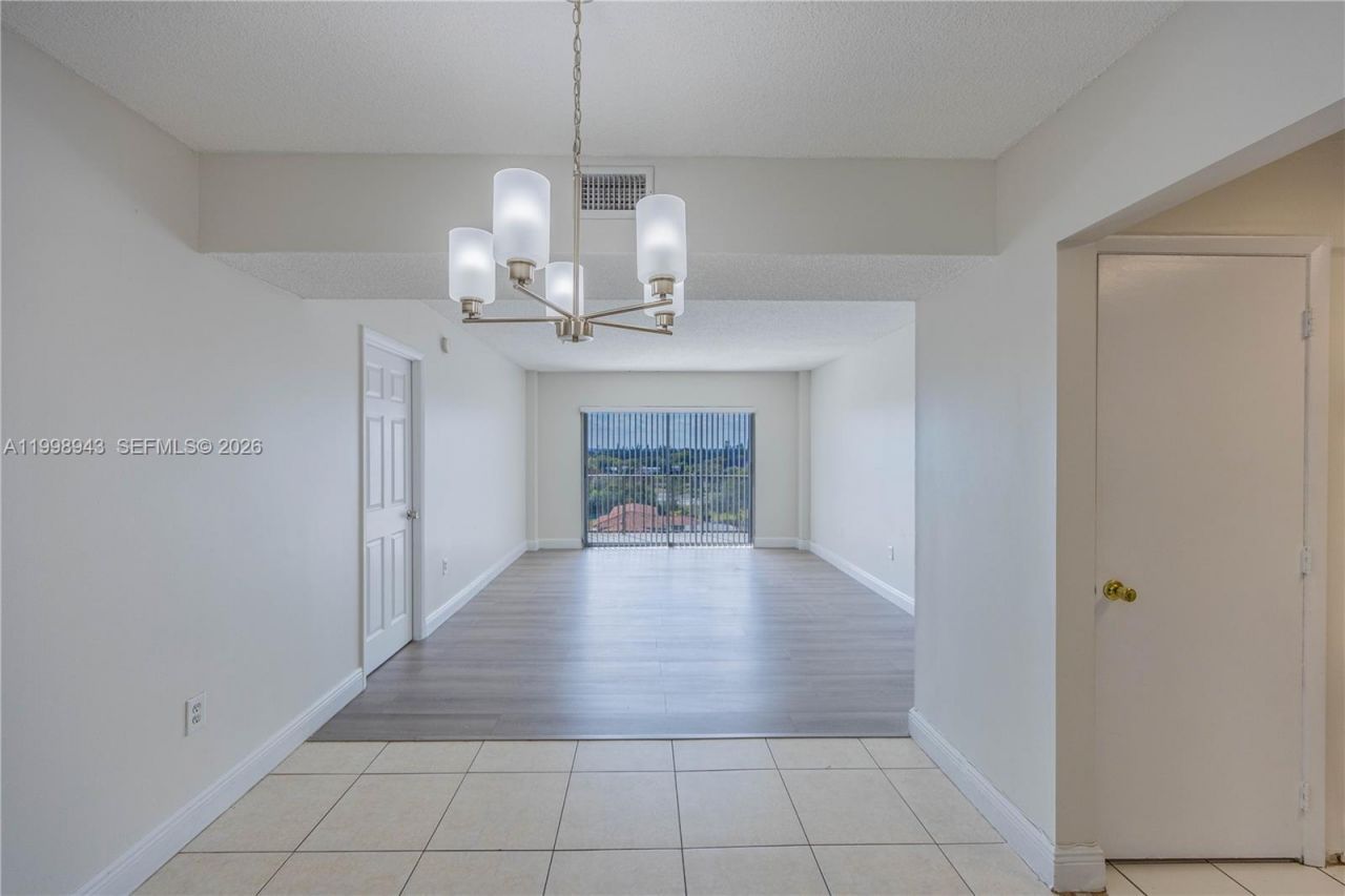 4164 Inverrary Dr, Unit 812, Lauderhill, FL 33319 Photo