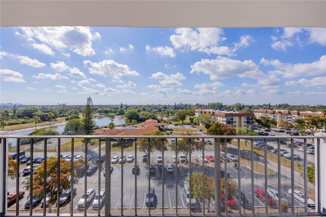 4164 Inverrary Dr, Unit 812, Lauderhill, FL 33319 Photo