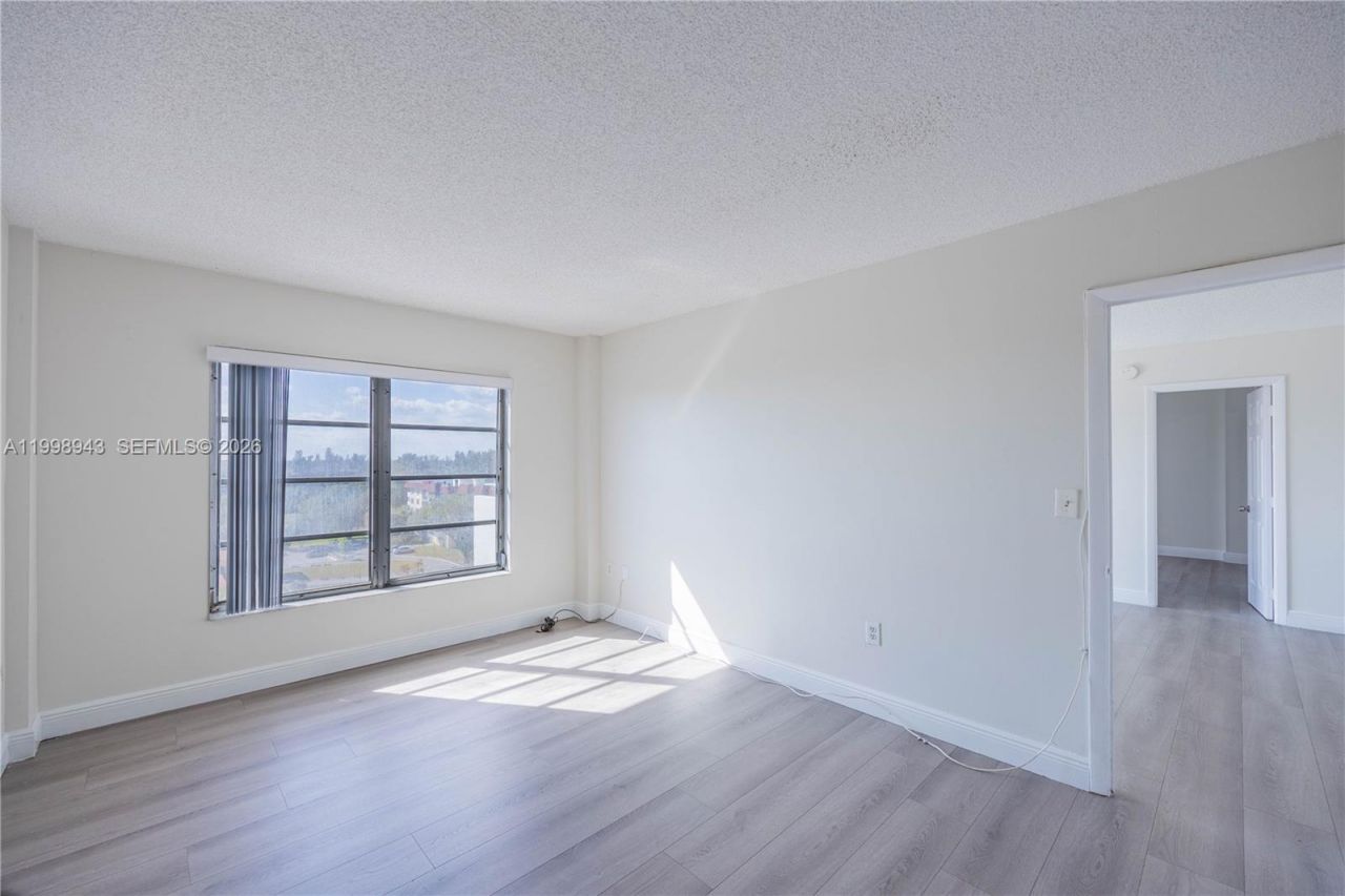 4164 Inverrary Dr, Unit 812, Lauderhill, FL 33319 Photo