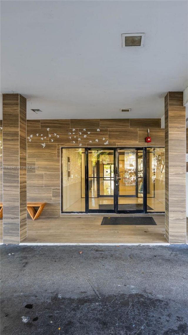 4164 Inverrary Dr, Unit 812, Lauderhill, FL 33319 Photo