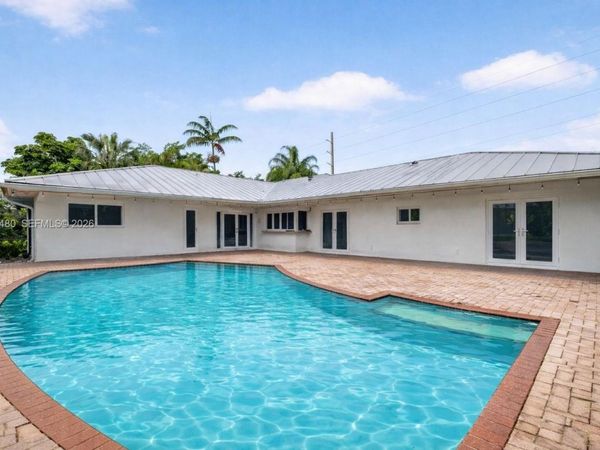 8400 SW 178th St, Palmetto Bay, FL 33157