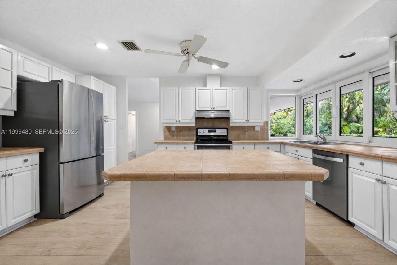 8400 SW 178th St, Palmetto Bay, FL 33157 Photo