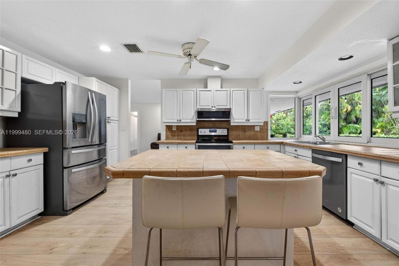 8400 SW 178th St, Palmetto Bay, FL 33157 Photo