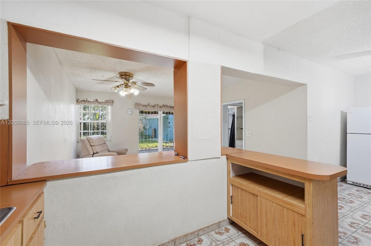 490 E 45th St, Hialeah, FL 33013 Photo