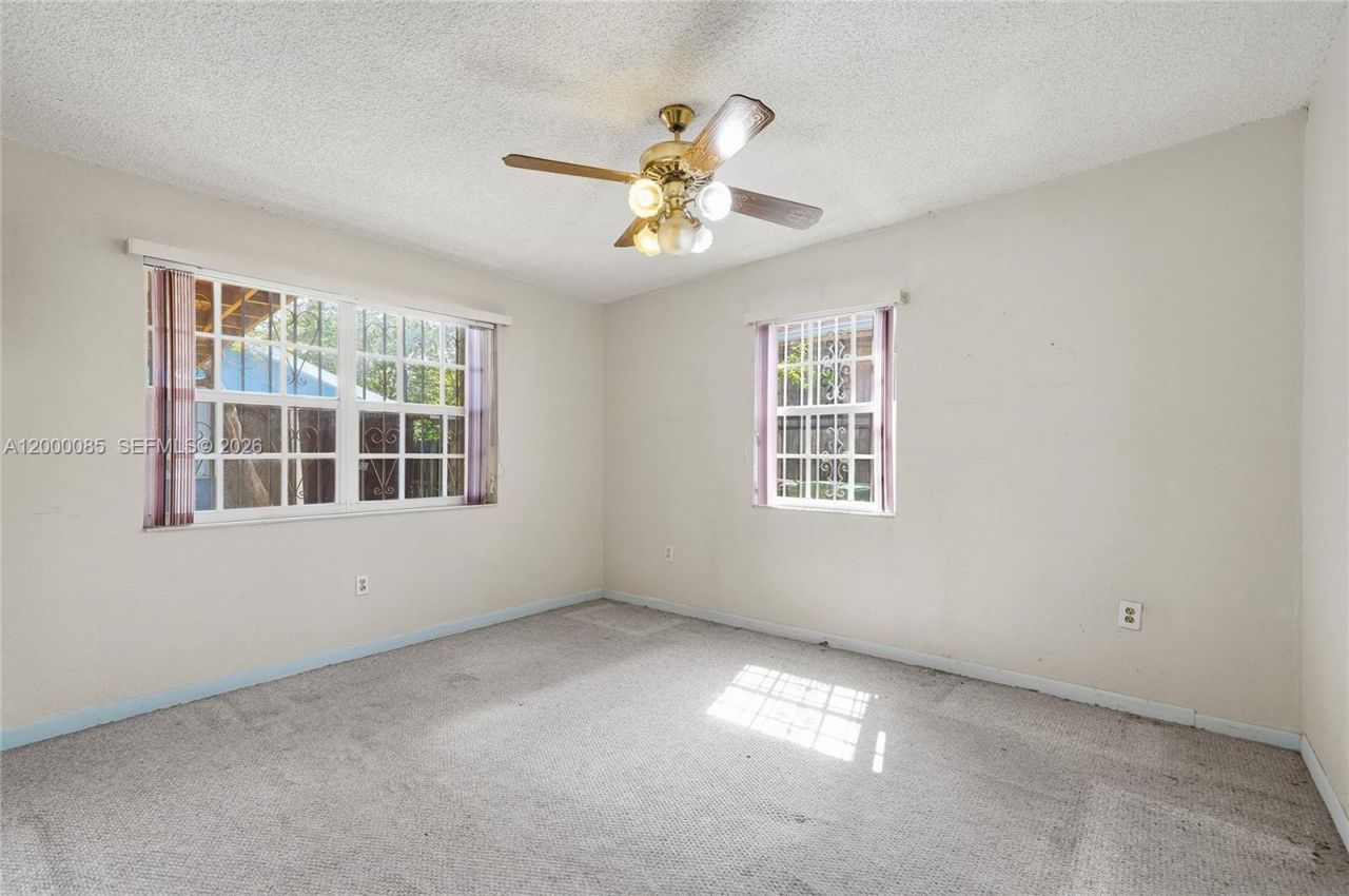 490 E 45th St, Hialeah, FL 33013 Photo