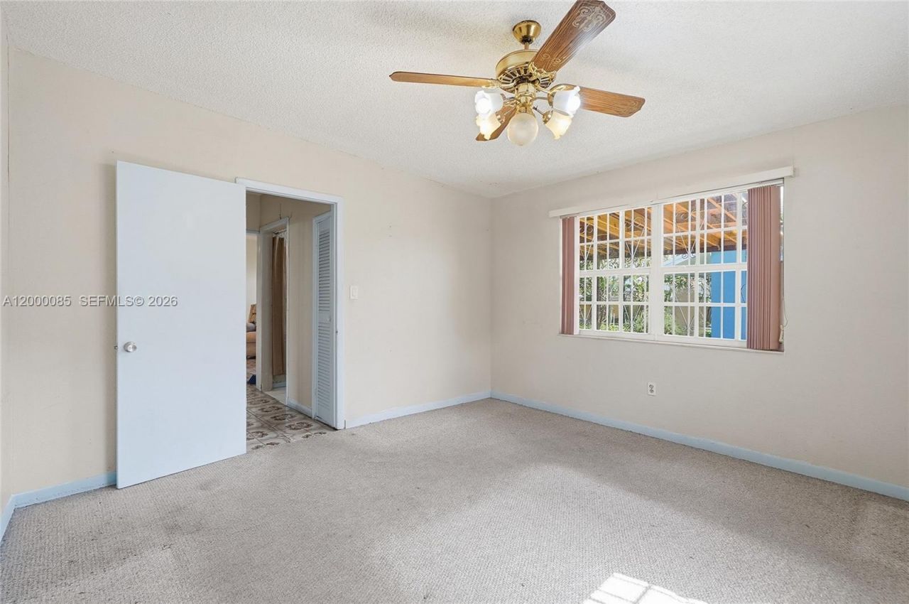 490 E 45th St, Hialeah, FL 33013 Photo