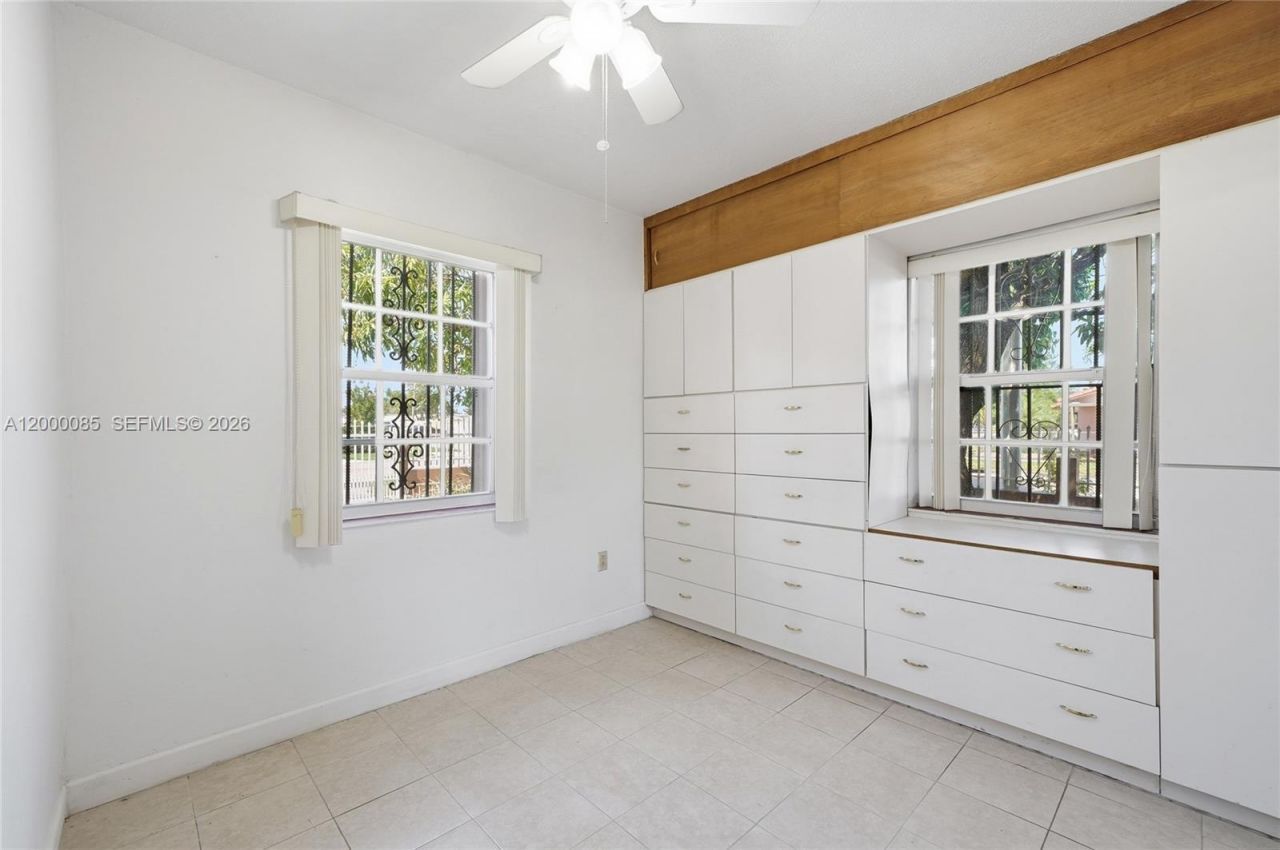 490 E 45th St, Hialeah, FL 33013 Photo