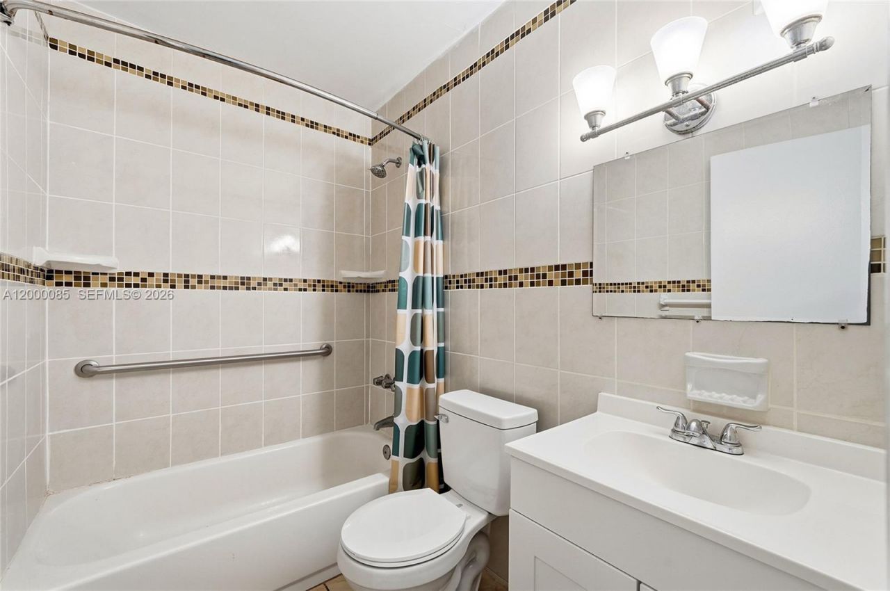 490 E 45th St, Hialeah, FL 33013 Photo