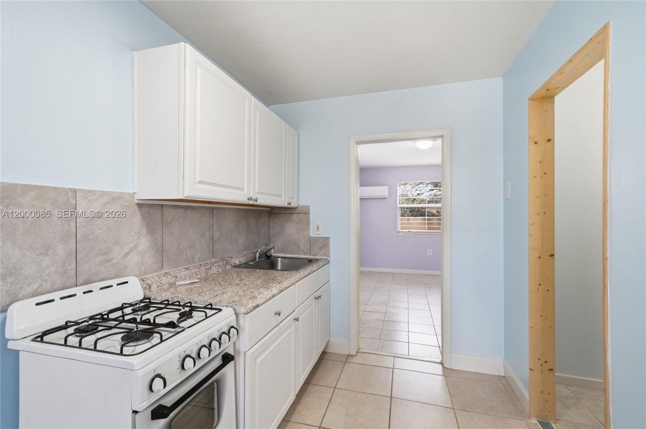 490 E 45th St, Hialeah, FL 33013 Photo