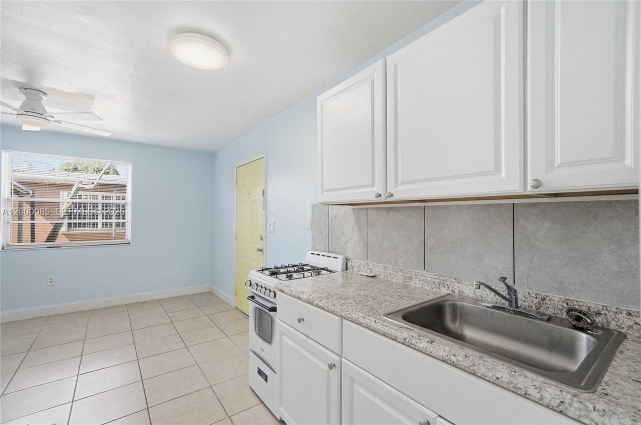 490 E 45th St, Hialeah, FL 33013 Photo