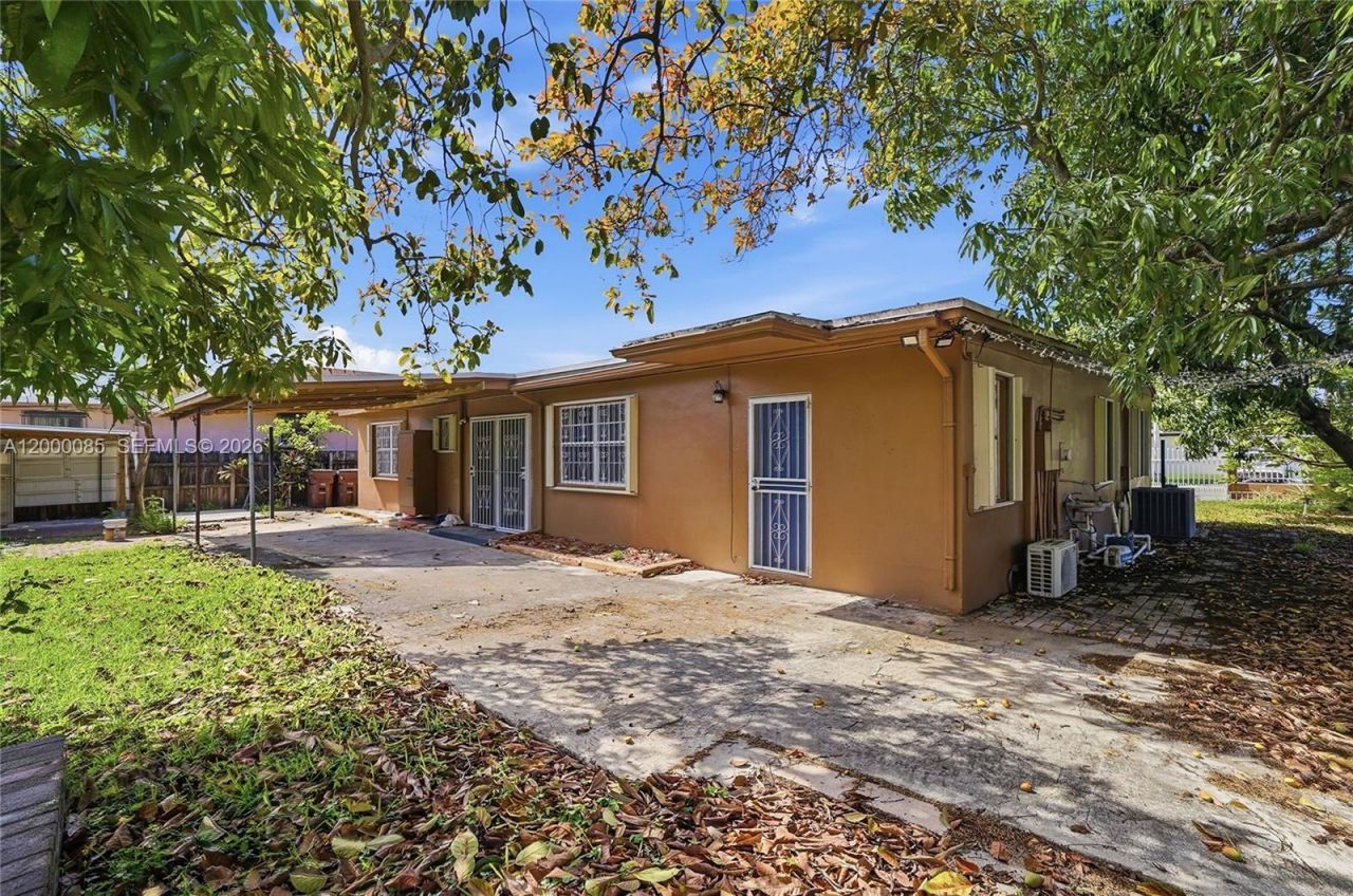 490 E 45th St, Hialeah, FL 33013 Photo