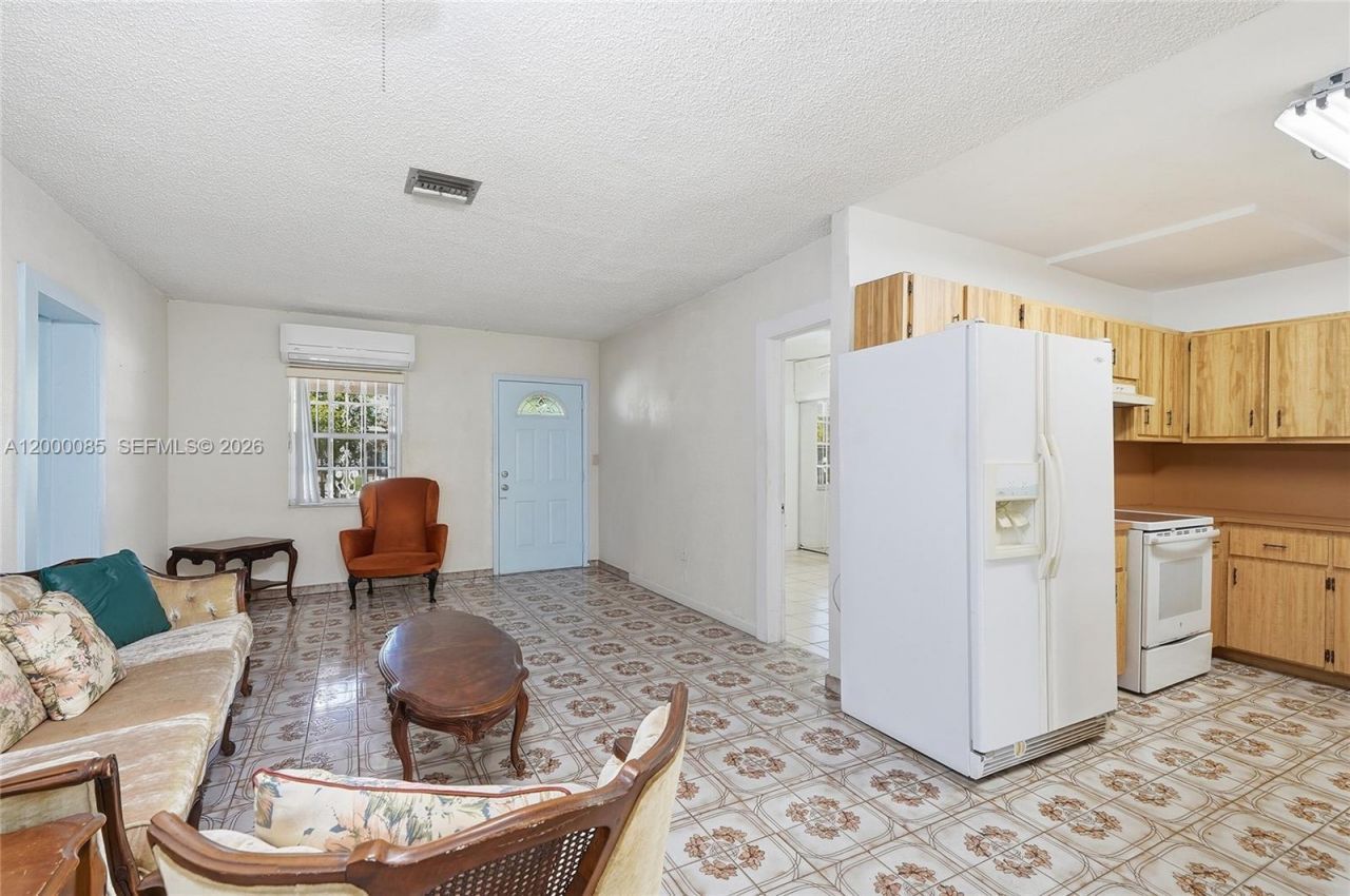 490 E 45th St, Hialeah, FL 33013 Photo