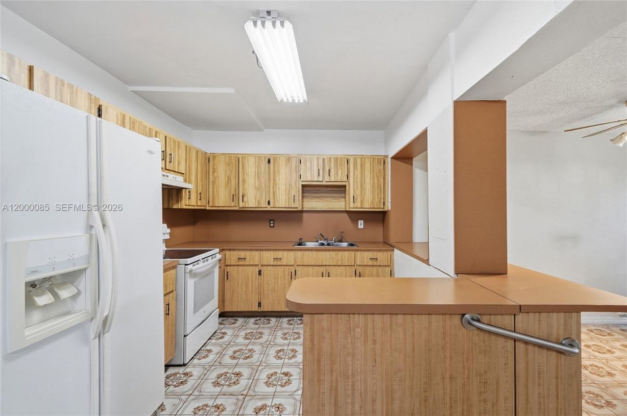 490 E 45th St, Hialeah, FL 33013 Photo