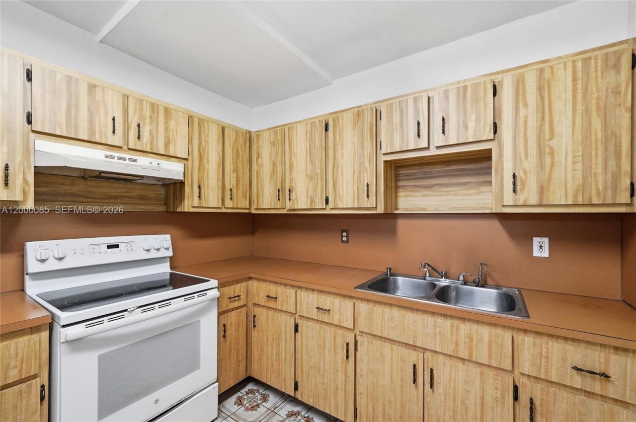 490 E 45th St, Hialeah, FL 33013 Photo