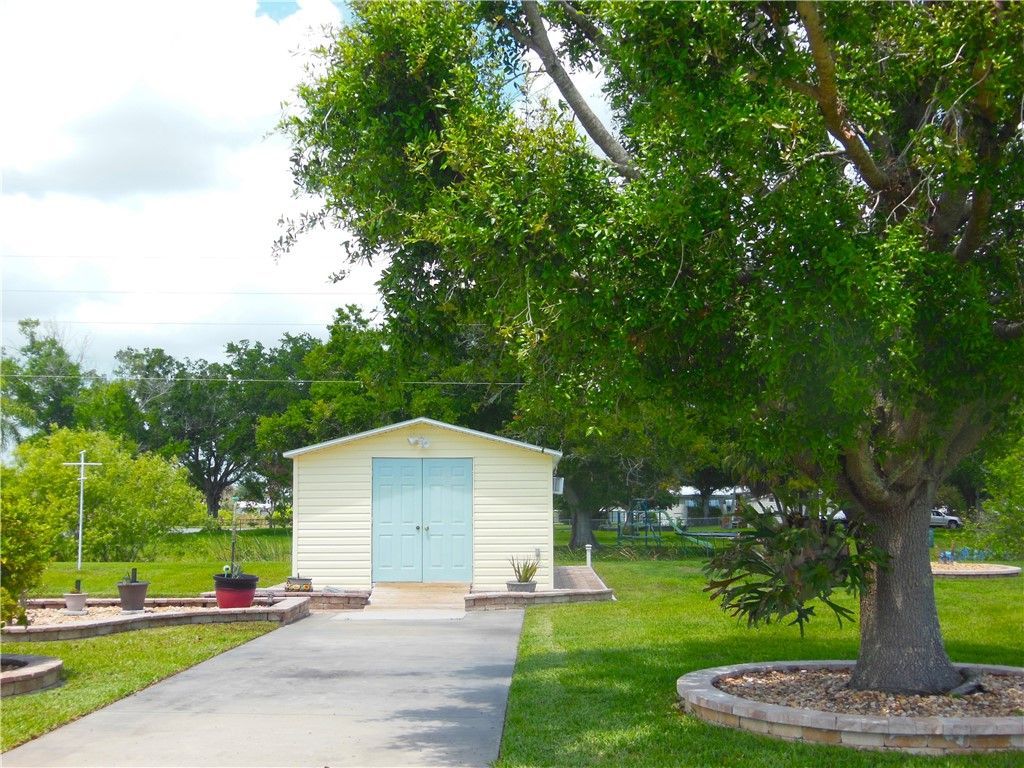 4281 SW 10th Avenue, Okeechobee, FL 34974 Photo