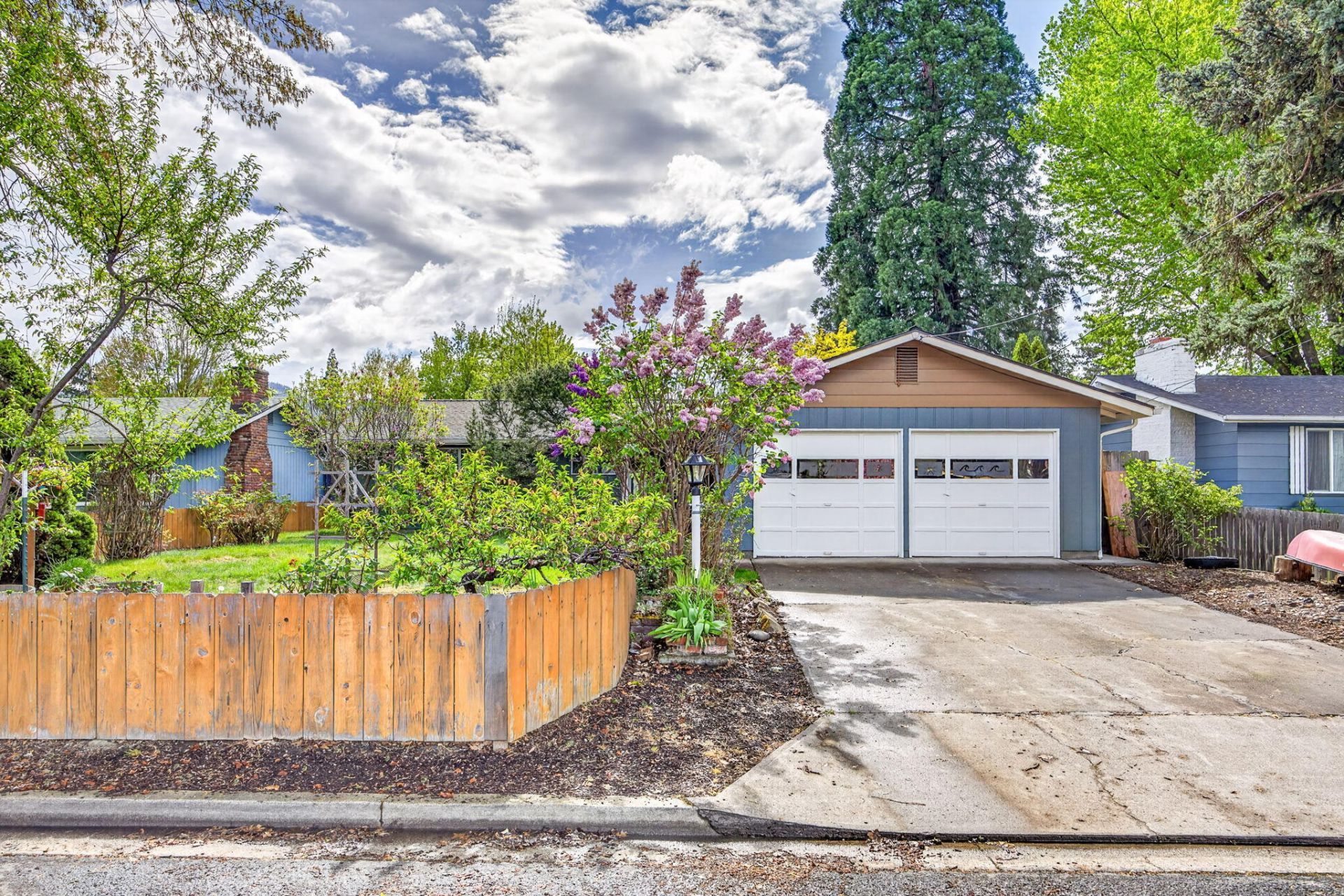 146 Sharon Drive, Phoenix, OR 97535 Main Photo