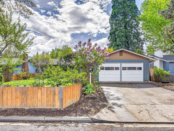 146 Sharon Drive, Phoenix, OR 97535