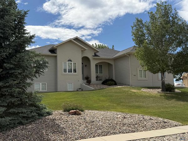 6815 MEDINAH CT, Rapid City, SD 57702