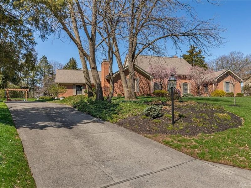 6623 Cedar Crest Trail, Washington Township, OH 45459 Photo 2