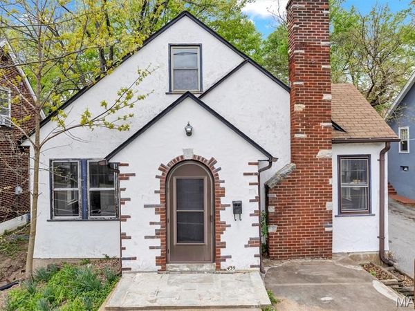 439 N Laclede Station Road , St Louis, MO 63119